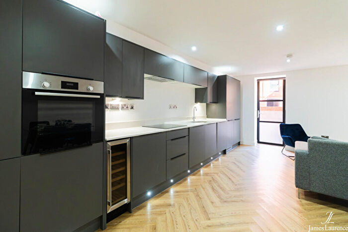 2 Bedroom Apartment To Rent In The Hallmark, Bond Street, Birmingham City Centre, B19