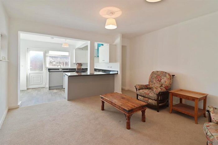 4 Bedroom End Of Terrace House To Rent In Stollard Street, Clay Cross, Chesterfield, S45