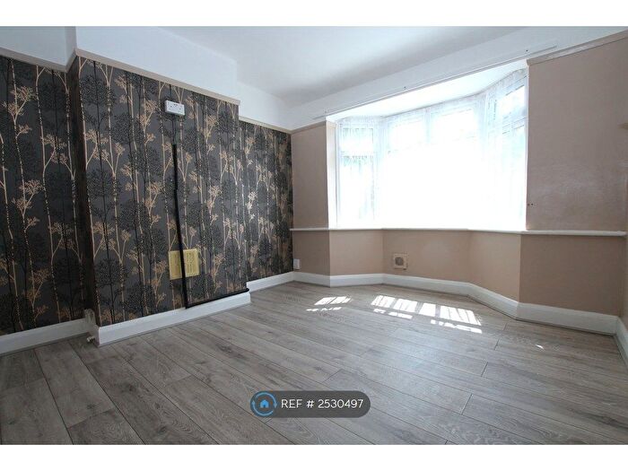 2 Bedroom Maisonette To Rent In Upper Luton Road, Chatham, ME5