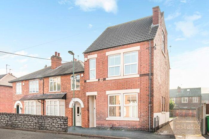 4 Bedroom House Of Multiple Occupation To Rent In Highfield Road, Nottingham, NG7