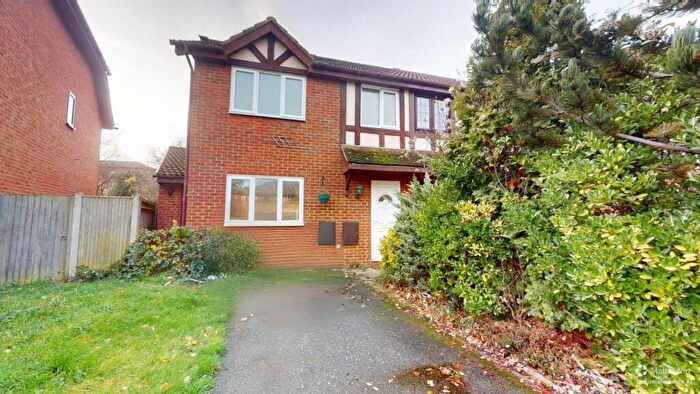 4 Bedroom Semi Detached House To Rent In Long Meadow Close, West Wickham, Kent, BR4