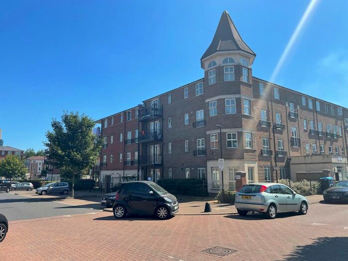 2 Bedroom Flat To Rent In Gareth Drive, London, N9