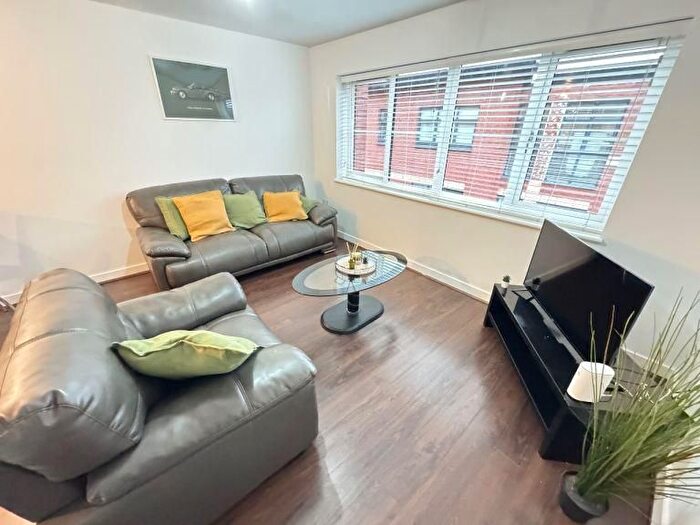 2 Bedroom Flat To Rent In Mint Drive, Birmingham, B18