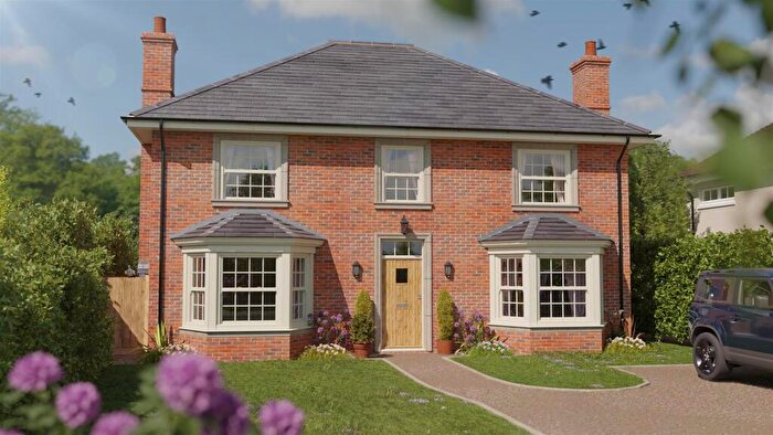 4 Bedroom Detached House For Sale In Brook Lane, Warsash, SO31