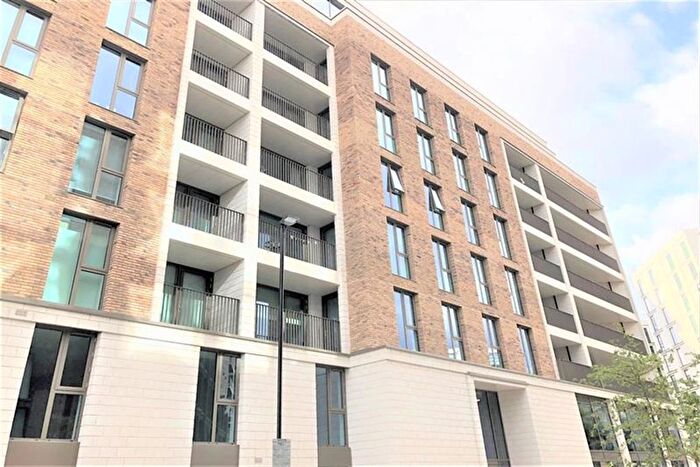 1 Bedroom Flat To Rent In Commodore House, E16