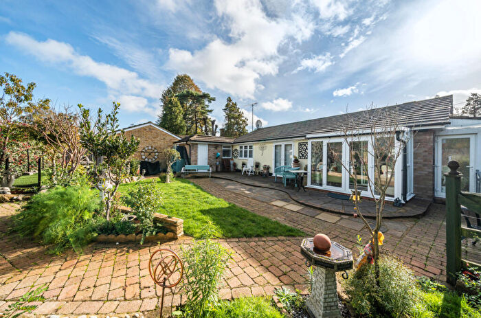 3 Bedroom Bungalow For Sale In Bonsey Close, Woking, Surrey, GU22