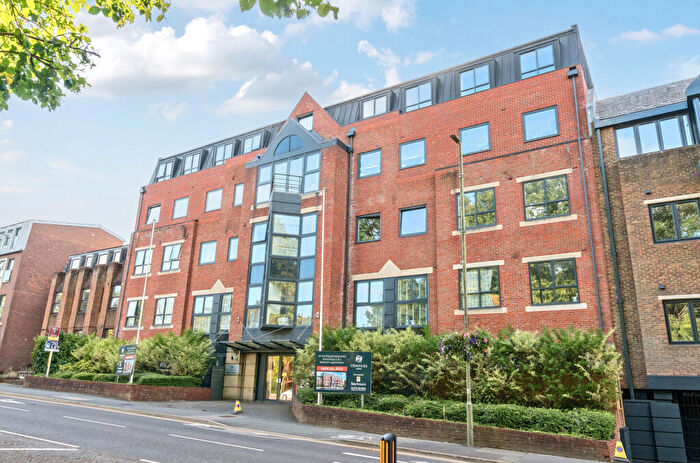 1 Bedroom Apartment For Sale In London Road, Camberley, Surrey, GU15
