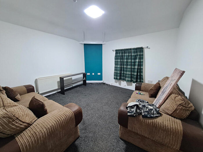 3 Bedroom Flat To Rent In Empire Court, Avon Street, Rugby, Warwickshire, CV21