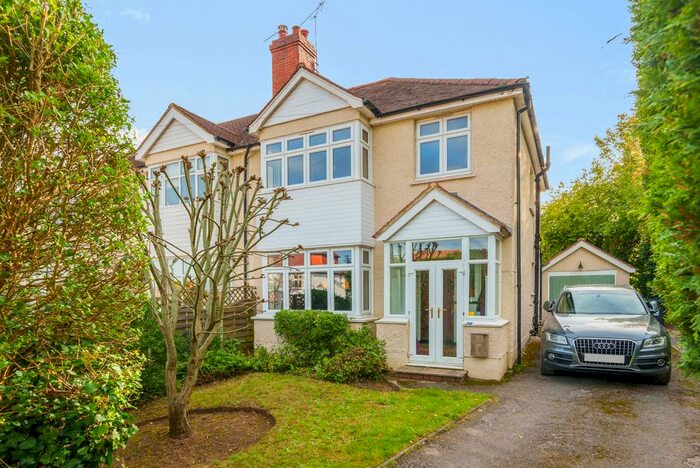 3 Bedroom Semi-Detached House For Sale In Oakdene Close, Great Bookham, KT23