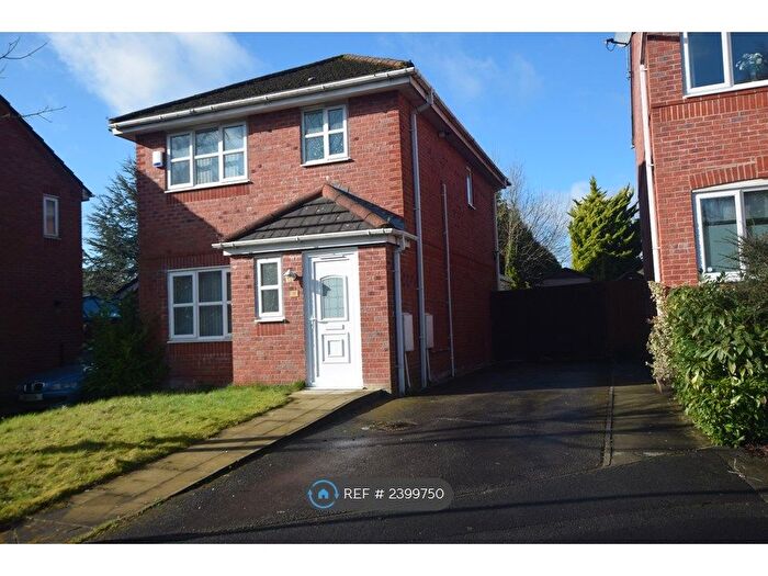 3 Bedroom Detached House To Rent In Oakshaw Close, Manchester, M9
