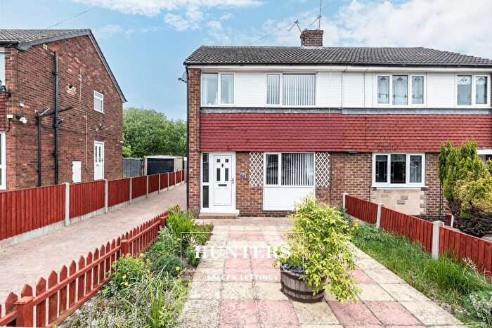 3 Bedroom Semi Detached House For Sale In Ashleigh Avenue, Pontefract, WF8