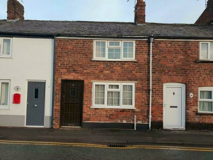 2 Bedroom House To Rent In High Street, Weaverham, CW8