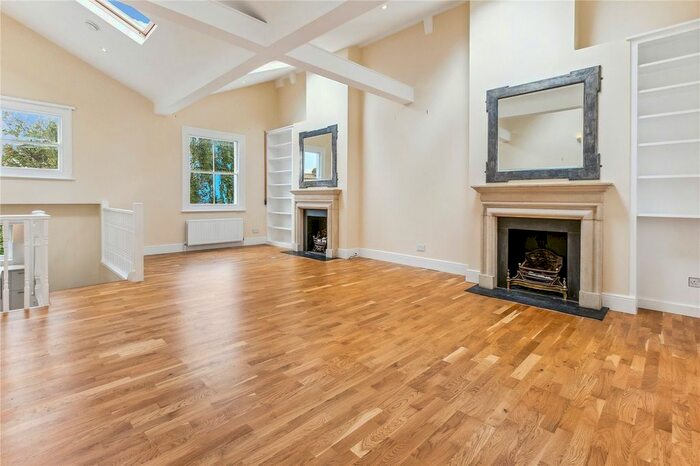 2 Bedroom Maisonette To Rent In Loftus Road, London, W12