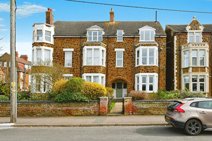3 Bedroom Flat For Sale In Northgate, Hunstanton, PE36