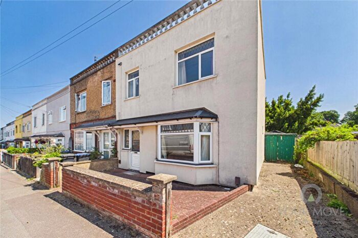 3 Bedroom End Of Terrace House For Sale In Eastfield Road, Delapre, Northampton, NN4