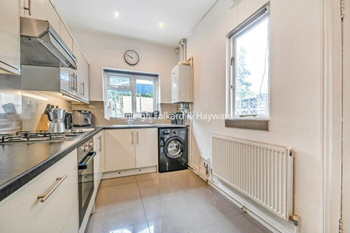 2 Bedroom Semi-Detached House For Sale In Lancaster Road, East Barnet, EN4