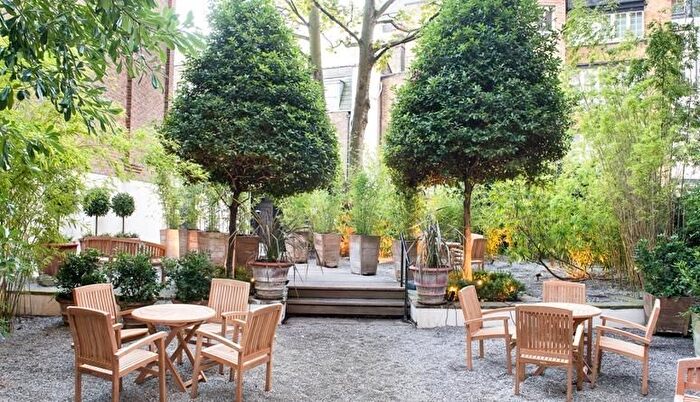 1 Bedroom Flat To Rent In Hill Street, Mayfair, W1J
