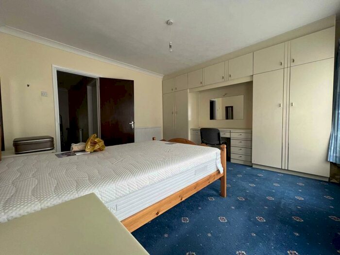 4 Bedroom Terraced House To Rent In Ashton Road, Luton, LU1