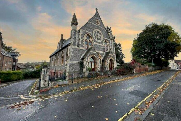 1 Bedroom Flat To Rent In Sutton Gardens, Winchester, SO23