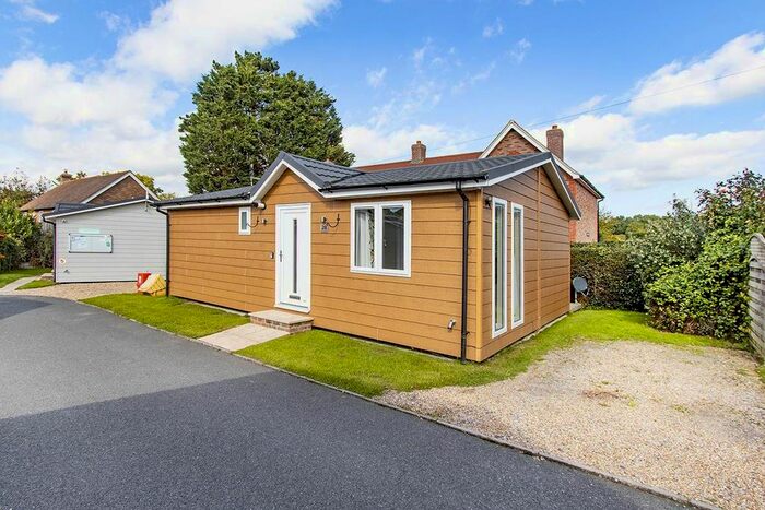 2 Bedroom Mobile/park Home For Sale In Golden Cross Park, Golden Cross, Hailsham, BN27