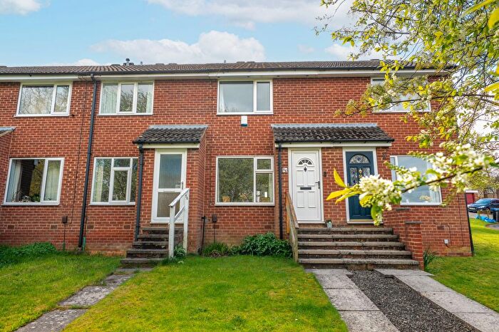 2 Bedroom Terraced House For Sale In Lichfield Grove, Harrogate, HG3