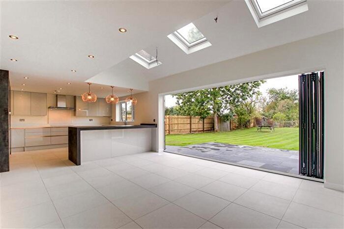 5 Bedroom Detached House To Rent In Watery Lane, Astrope, Tring, HP23