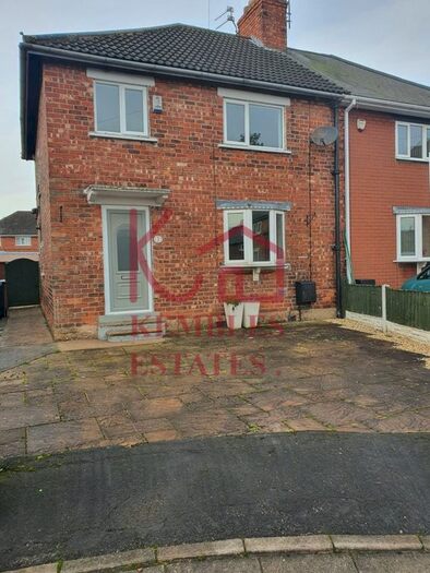 3 Bedroom Semi-Detached House To Rent In Windlestone Square, Moorends, Doncaster DN8