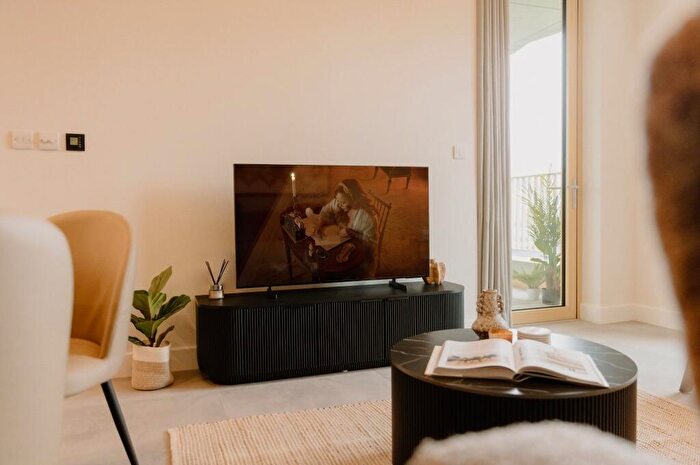 2 Bedroom Apartment To Rent In Embassy Boulevard, London, SW11