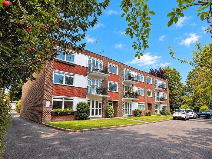 2 Bedroom Flat For Sale In Westmoreland Road, Bromley, BR2