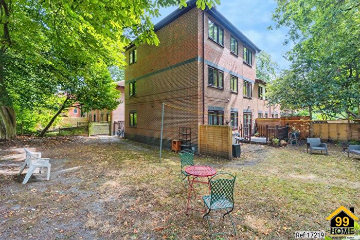 2 Bedroom Flat For Sale In Beech Hurst Close, Whalley Range, Manchester, M16