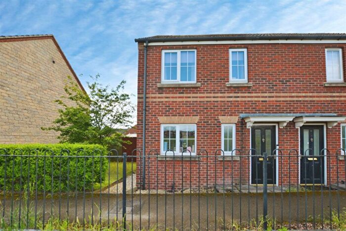 3 Bedroom Semi-Detached House For Sale In St. James Place, Scunthorpe, DN16