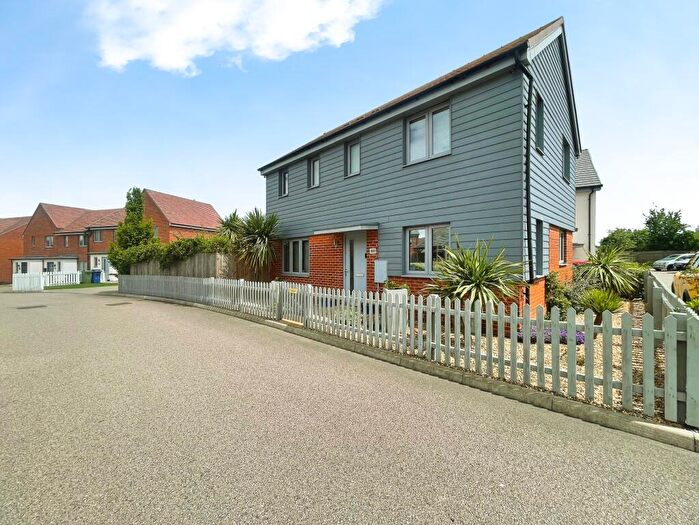 3 Bedroom Detached House For Sale In Faraday Drive, Sheerness, ME12