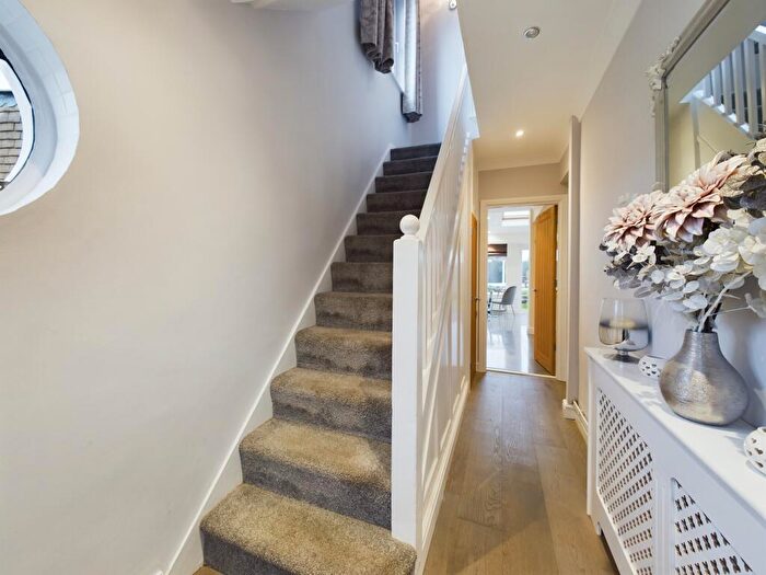 3 Bedroom Detached House For Sale In Woodlands Avenue, Shelton Lock, DE24