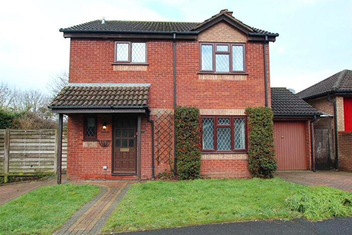 4 Bedroom Detached House To Rent In Harolds Way, Hanham, Bristol, BS15