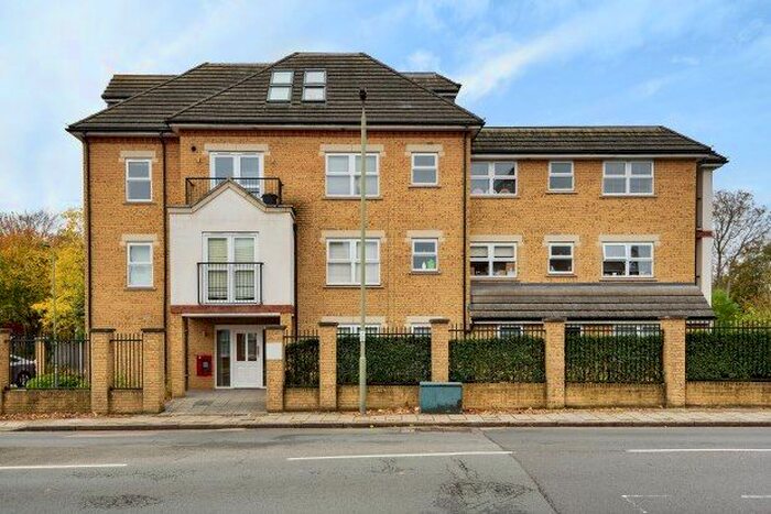 2 Bedroom Flat To Rent In Upper Park Road, Bromley BR1
