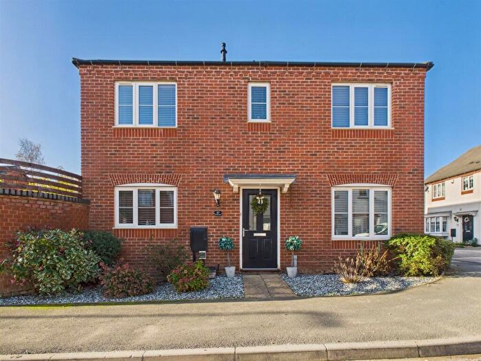 3 Bedroom Semi-Detached House For Sale In Denby Bank, Marehay, Ripley, DE5