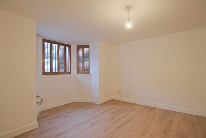 1 Bedroom Flat To Rent In Worple Road, Wimbledon, London, SW19