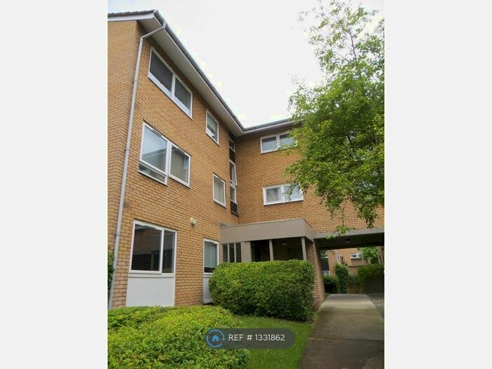 2 Bedroom Flat To Rent In Forestdale, Croydon, CR0