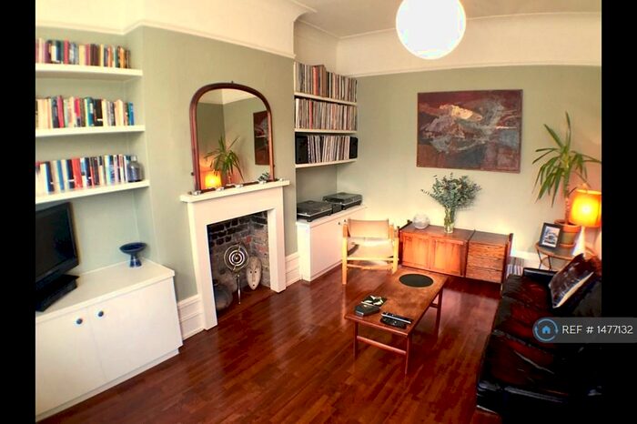 1 Bedroom Flat To Rent In Denver Road, London, N16