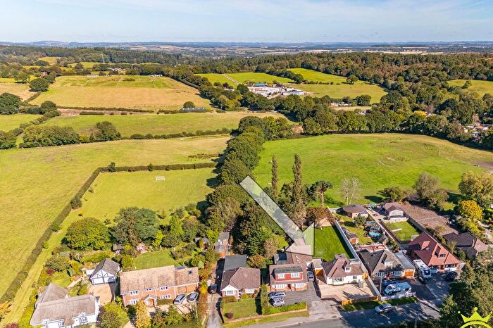 3 Bedroom Property For Sale In Wimborne Road, Lytchett Matravers, BH16