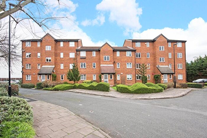 2 Bedroom Apartment To Rent In John Silkin Lane, Deptford, London, SE8