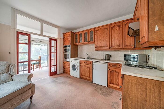 2 Bedroom Bungalow For Sale In Allerford Road, Catford, SE6