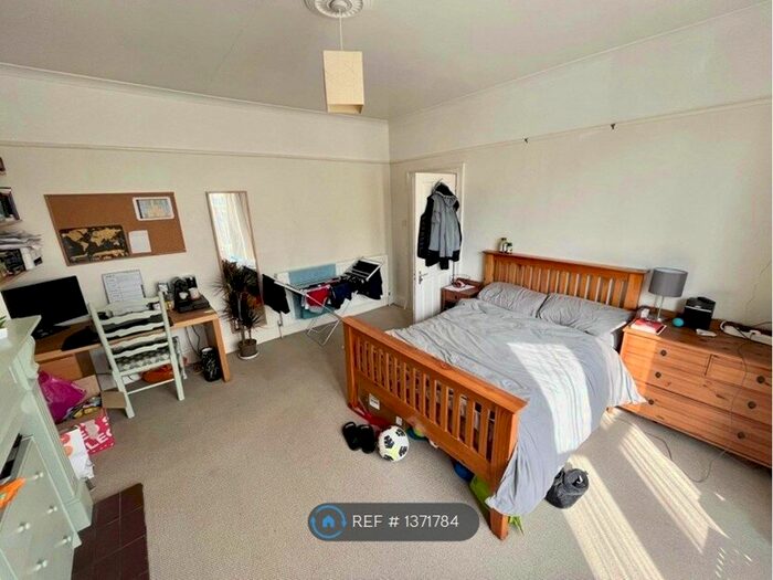 6 Bedroom Semi-Detached House To Rent In Belmont Road, Southampton, SO17