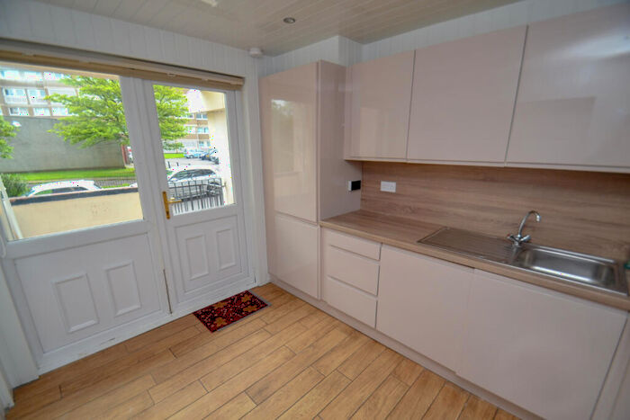 3 Bedroom Flat To Rent In Flat, Hillpark Drive, Hillpark, Glasgow, G43