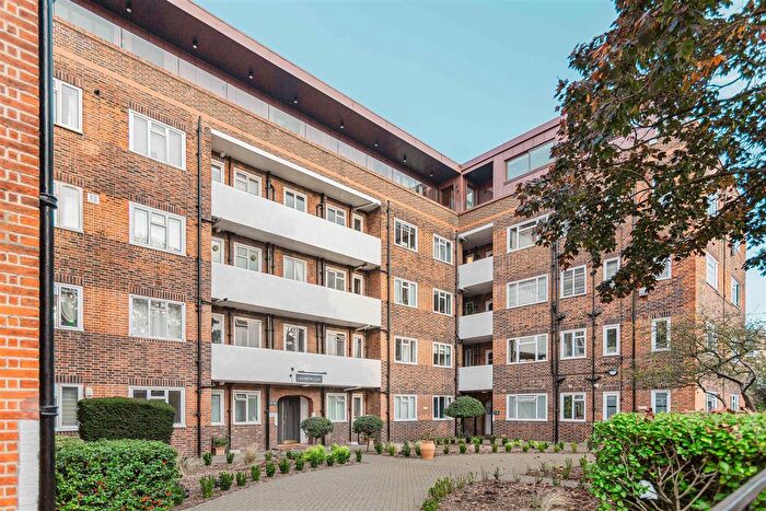 1 Bedroom Flat For Sale In Coronation Court, Brewster Gardens, North Kensignton, W10