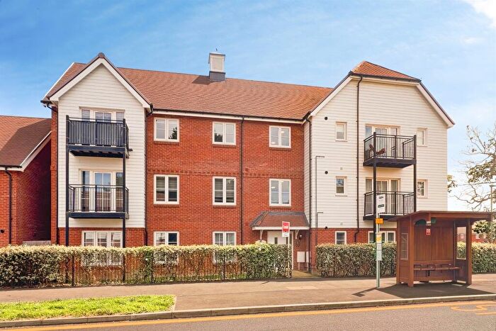 2 Bedroom Flat For Sale In Hoadley Road, Horley, RH6