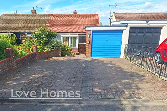 3 Bedroom Semi-Detached Bungalow For Sale In Chalton Heights, Chalton, LU4