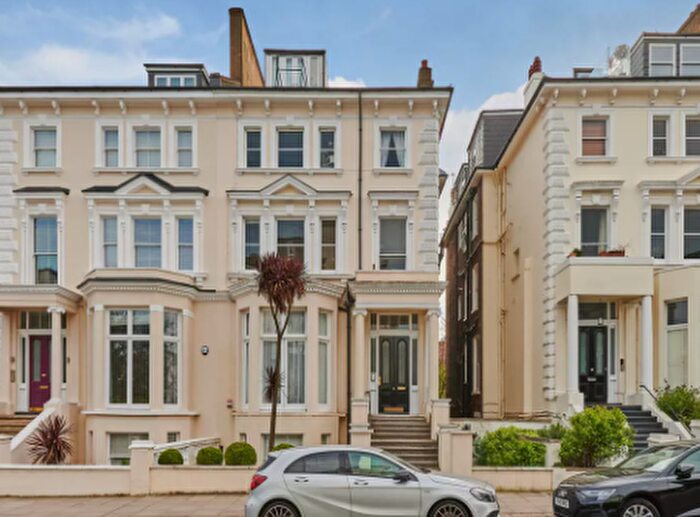 3 Bedroom Apartment To Rent In Belsize Park Gardens, London, NW3
