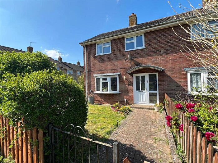 2 Bedroom End Of Terrace House For Sale In Stag Hill, Basingstoke, RG22
