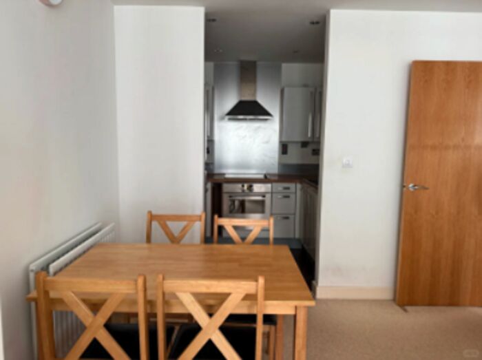 2 Bedroom Flat To Rent In Neutron Tower, Blackwall Way, East India, London, E14
